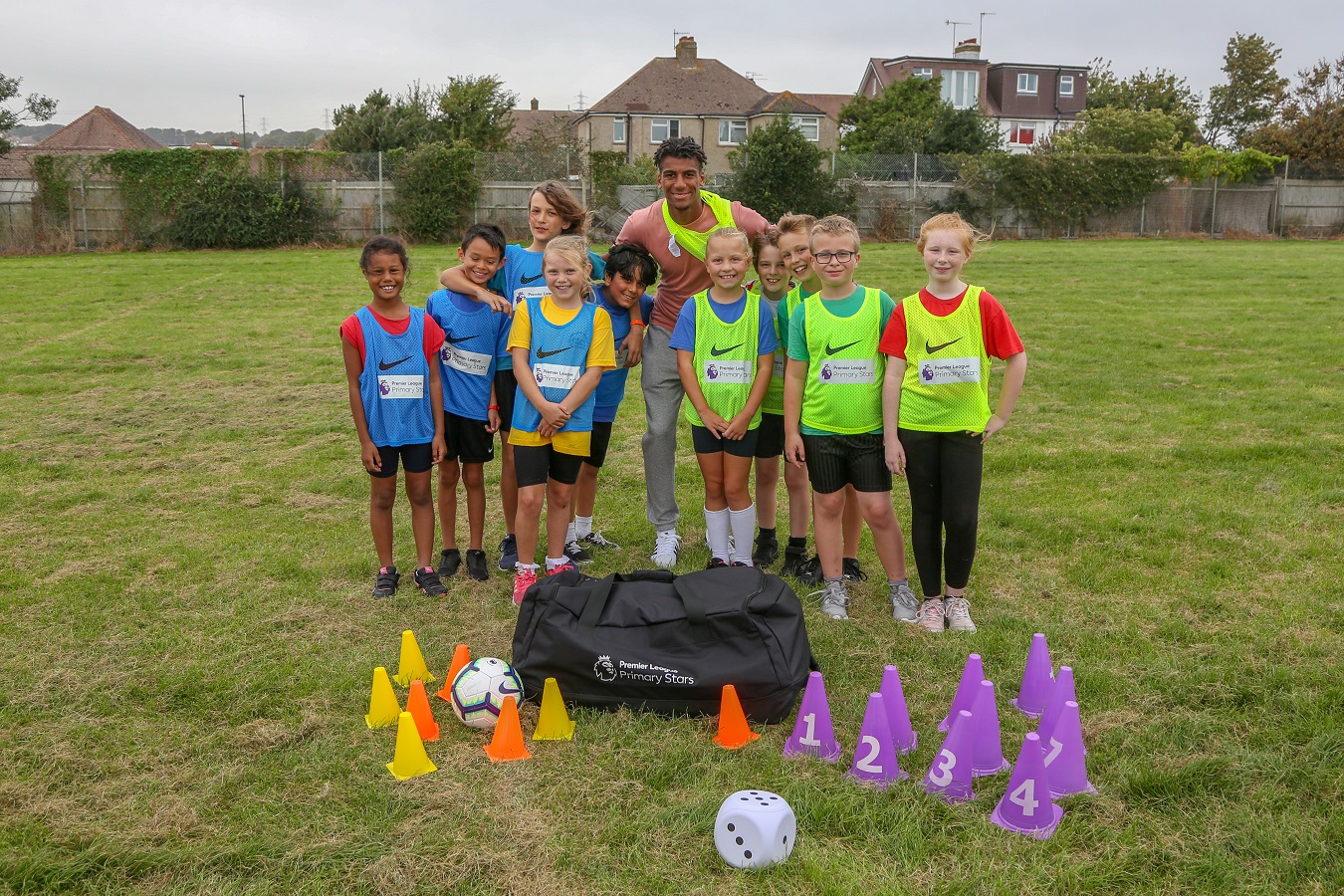Seagulls star surprises pupils taking part in Premier League Primary Stars PE lesson