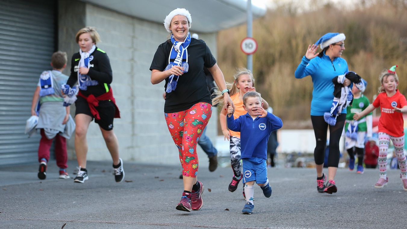 Seagulls&#8217; Festive Fun Run raises more than £3,000